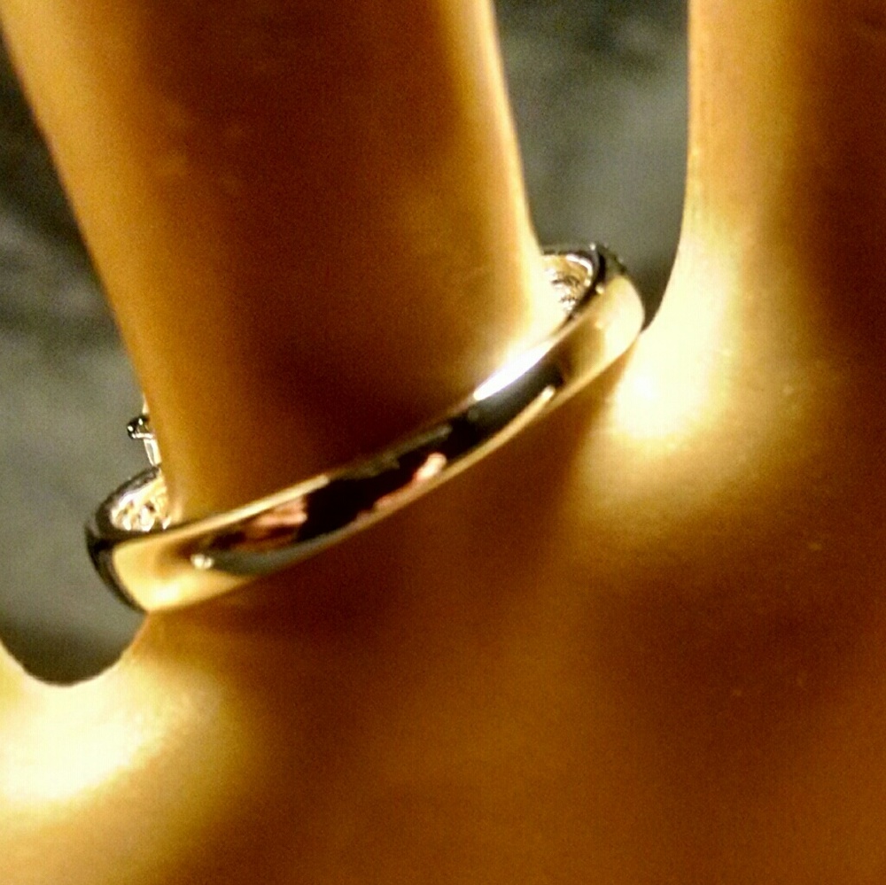 Beautiful Solitaire Shiny Diamonique Ring - image 3